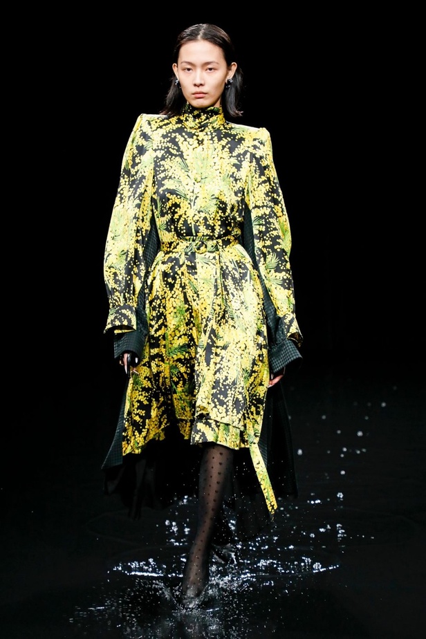 عرض ازياء Balenciaga لخريف وشتاء 2020-2021