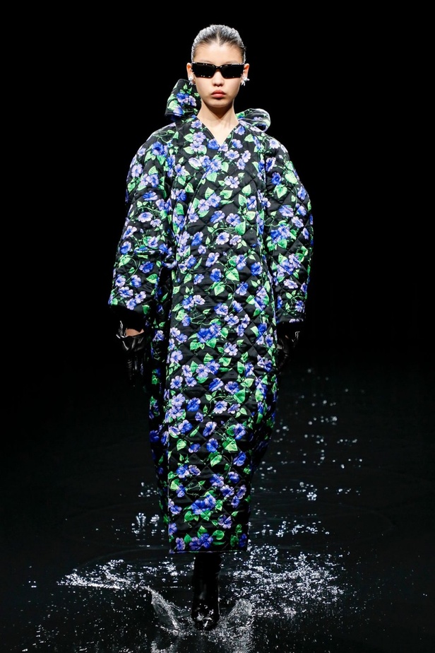عرض ازياء Balenciaga لخريف وشتاء 2020-2021