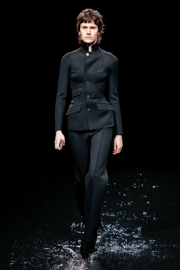 عرض ازياء Balenciaga لخريف وشتاء 2020-2021
