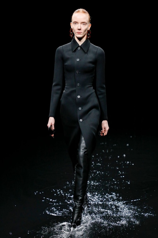 عرض ازياء Balenciaga لخريف وشتاء 2020-2021