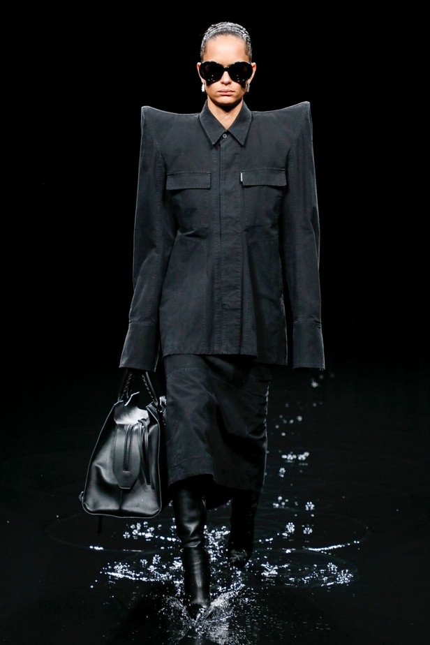 عرض ازياء Balenciaga لخريف وشتاء 2020-2021