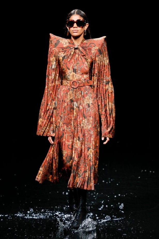 عرض ازياء Balenciaga لخريف وشتاء 2020-2021