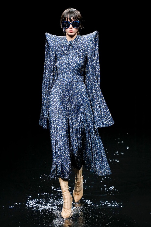 عرض ازياء Balenciaga لخريف وشتاء 2020-2021