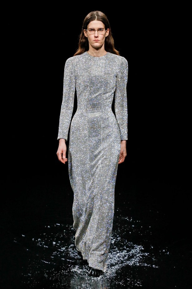 عرض ازياء Balenciaga لخريف وشتاء 2020-2021