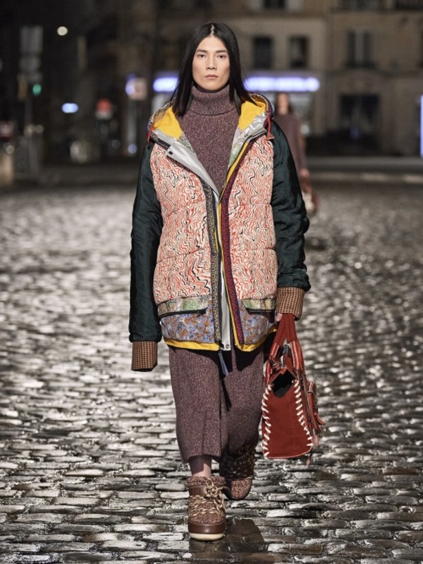 عرض أزياء Chloe  لخريف وشتاء 2021-2022 
