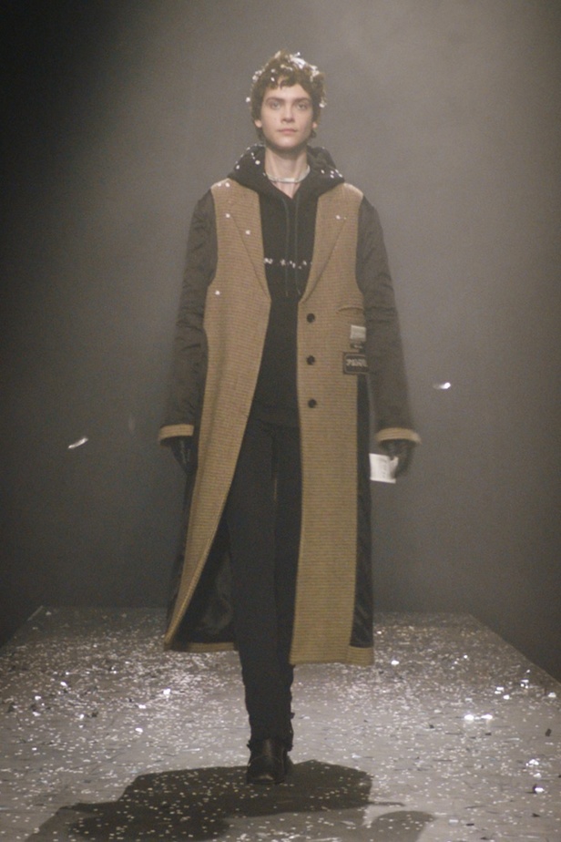 عرض ازياء مجموعة Maison Margiela لموسم خريف وشتاء 2021 من اسبوع الموضة في ميلانو