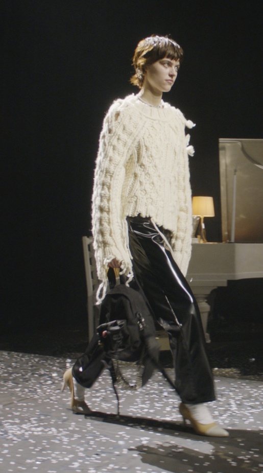 عرض ازياء مجموعة Maison Margiela لموسم خريف وشتاء 2021 من اسبوع الموضة في ميلانو