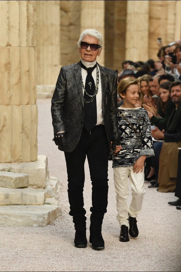 مجموعة شانيل كروز 2018 تعود بنا الى الحضارة اليونانية