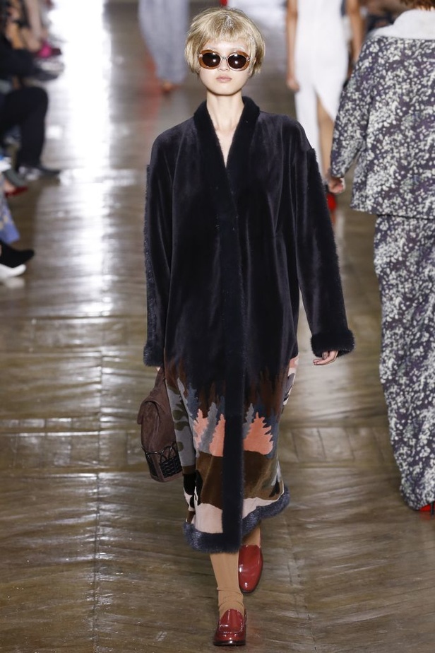 مجموعة "يوليانا سيرجينكو" للهوت كوتور لموسم خريف 2016