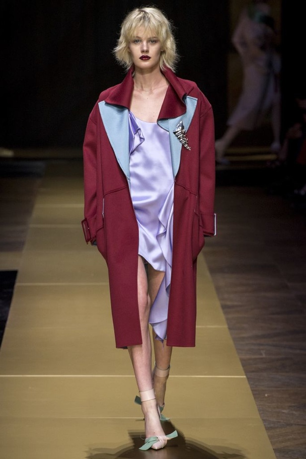 فرساتشي ترسم خيوطا جديدة في اسبوع الهوت كوتور