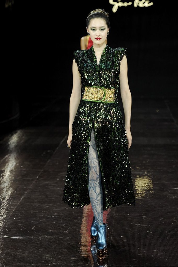 مجموعة Guo Pei للأزياء الفاخرة لخريف ٢٠١٦