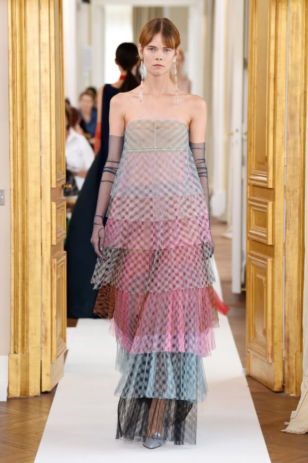 عرض Schiaparelli للأزياء الراقية لخريف وشتاء ٢٠١٨ !