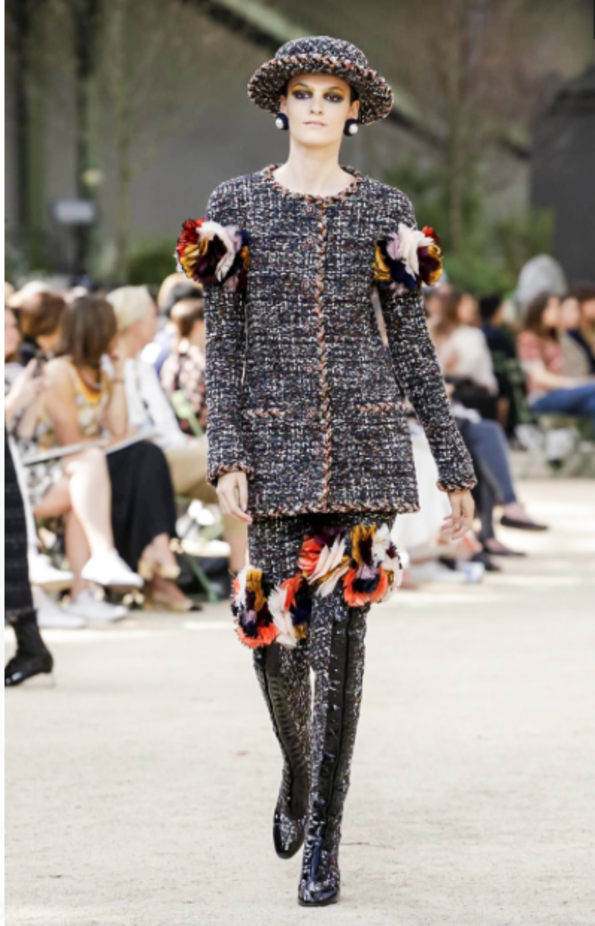 عرض Chanel لخريف وشتاء 2017 للأزياء الراقية !