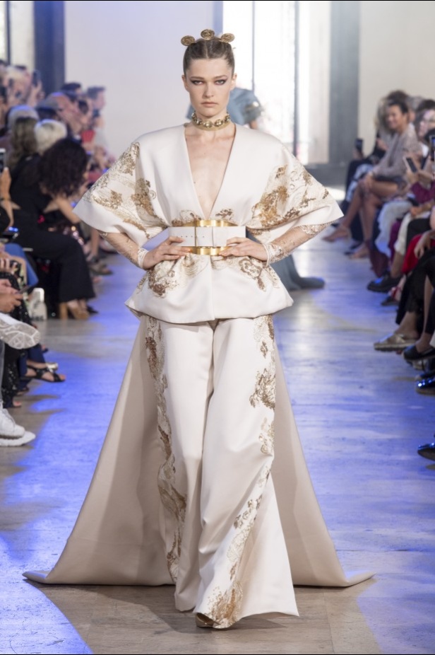 مجموعة إيلي صعب للأزياء الفاخرة لخريف وشتاء 2020 من وحي الصين