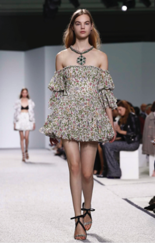 مجموعة Giambattista Valli لربيع وصيف ٢٠١٧ !