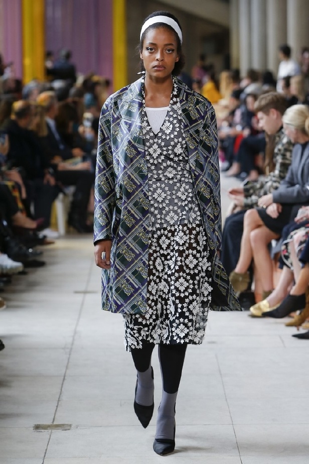 ابتكار وإبداع ضمن مجموعة ميو ميو لموسم ربيع وصيف 2018