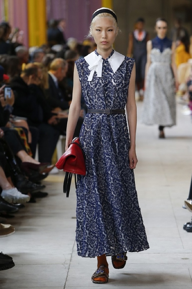 ابتكار وإبداع ضمن مجموعة ميو ميو لموسم ربيع وصيف 2018