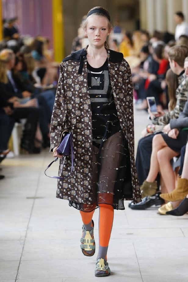 ابتكار وإبداع ضمن مجموعة ميو ميو لموسم ربيع وصيف 2018