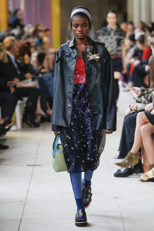 ابتكار وإبداع ضمن مجموعة ميو ميو لموسم ربيع وصيف 2018