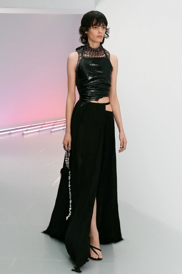 عرض ازياء مجموعة ACNE STUDIOS ربيع وصيف 2021 من اسبوع الموضة في باريس