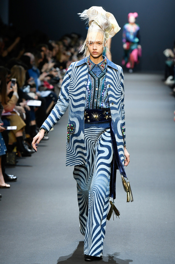 عرض أزياء Manish Arora لخريف وشتاء 2017