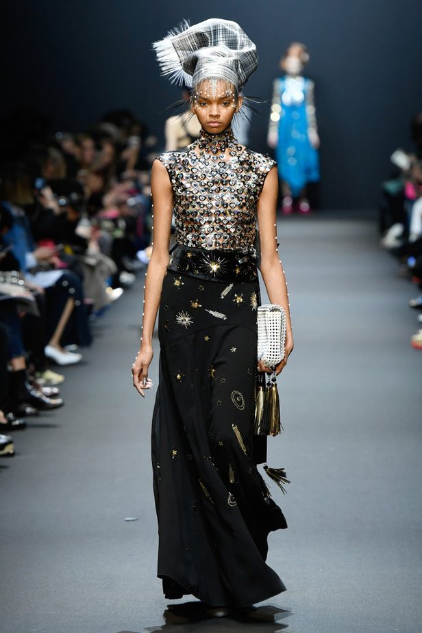 عرض أزياء Manish Arora لخريف وشتاء 2017