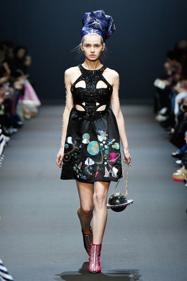 عرض أزياء Manish Arora لخريف وشتاء 2017