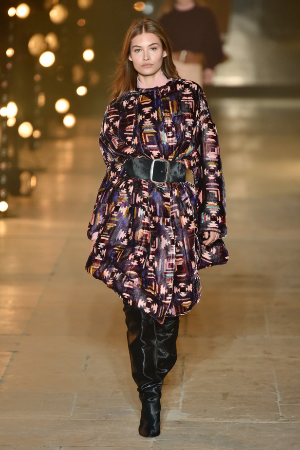 عرض أزياء إيزابيل ماران لخريف وشتاء 2017