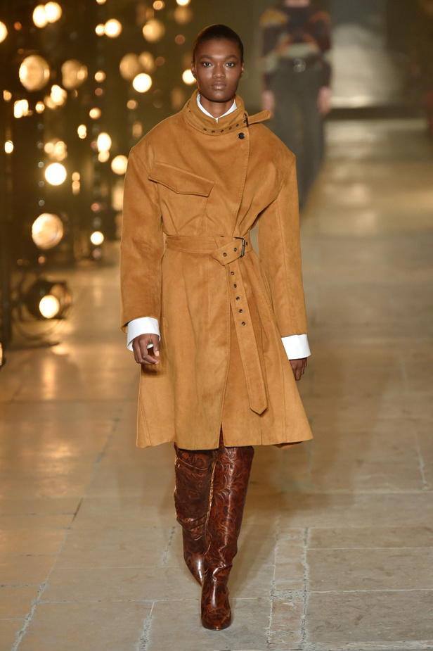 عرض أزياء إيزابيل ماران لخريف وشتاء 2017