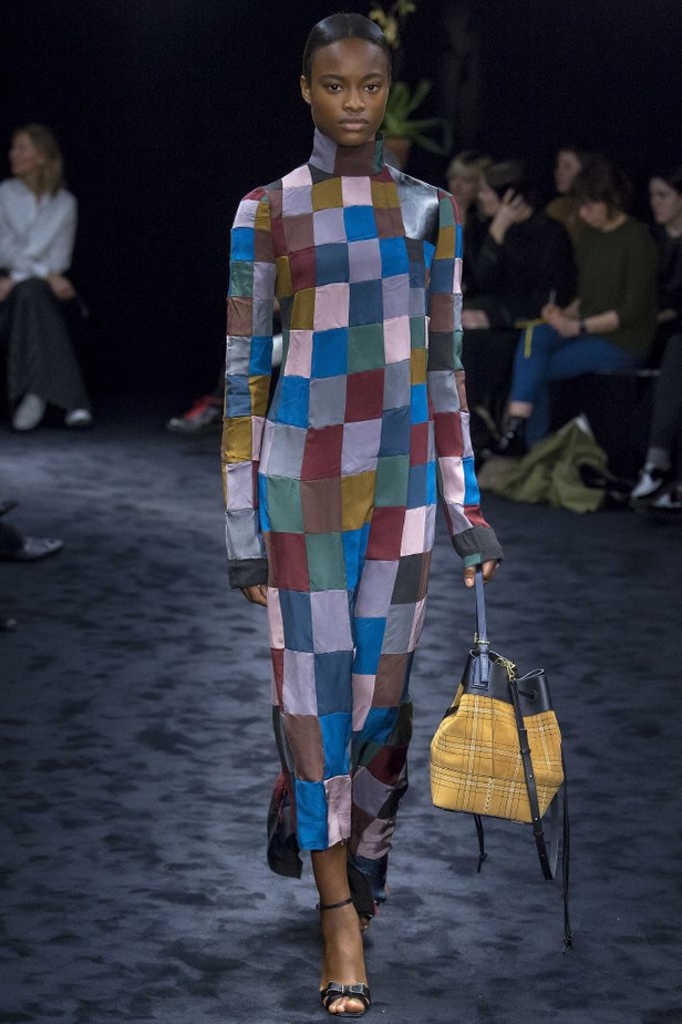 مجموعة لويفي Loewe لخريف وشتاء 2017