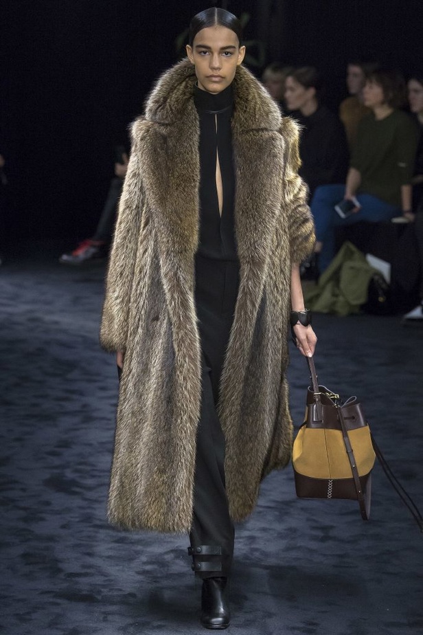 مجموعة لويفي Loewe لخريف وشتاء 2017