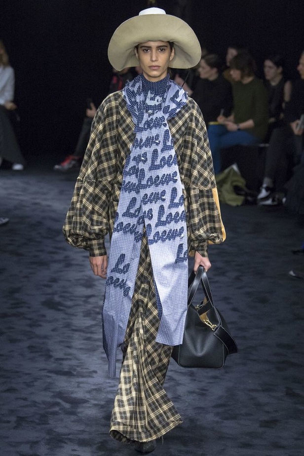 مجموعة لويفي Loewe لخريف وشتاء 2017