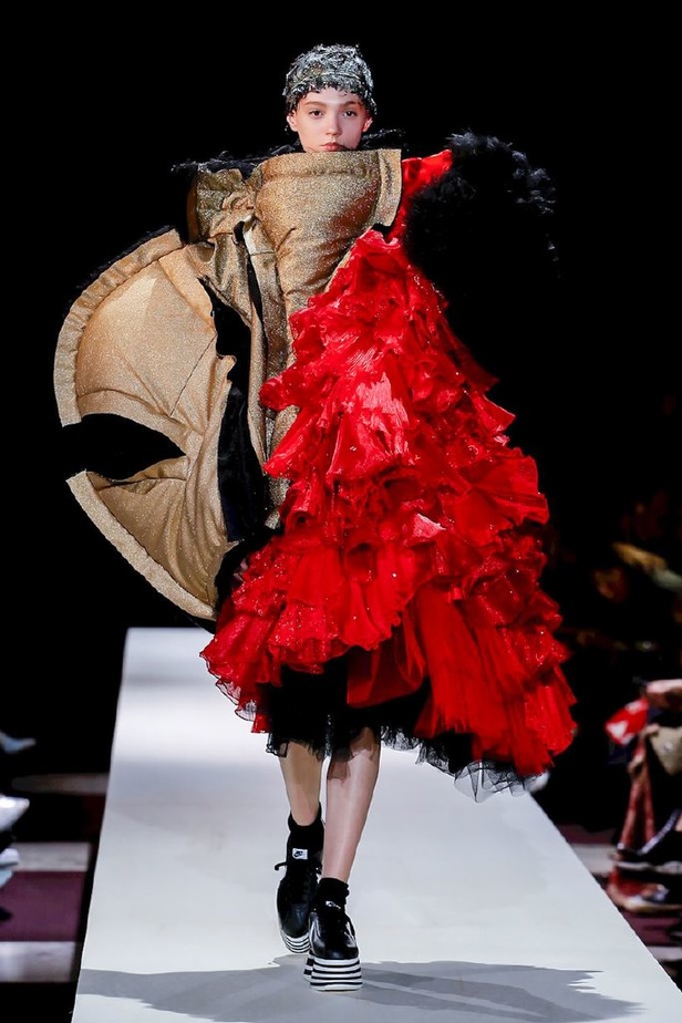 عرض ازياء كوم دي غارسون لخريف وشتاء 2018