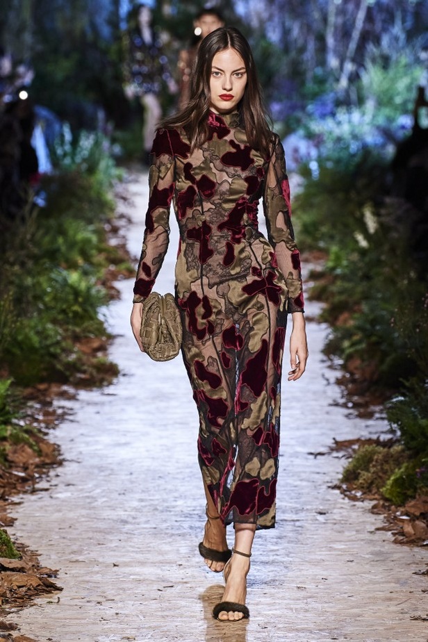 مجموعة "رالف أند روسو" Ralph & Russo لخريف وشتاء 2020 - 2021 