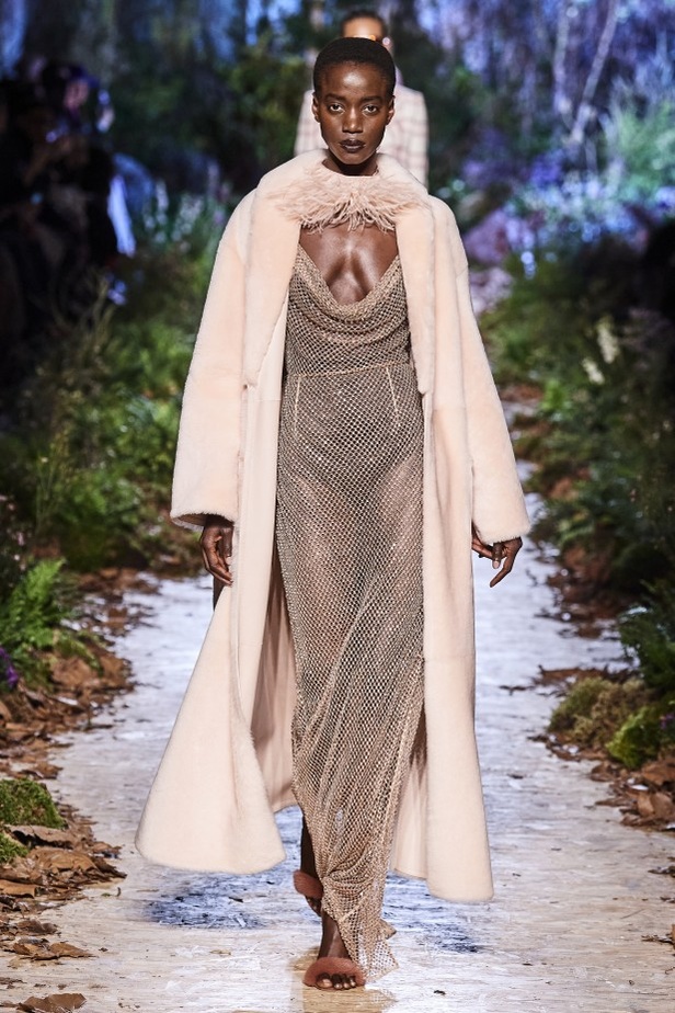 مجموعة "رالف أند روسو" Ralph & Russo لخريف وشتاء 2020 - 2021 