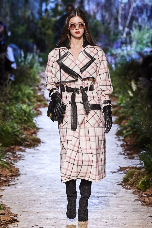 مجموعة "رالف أند روسو" Ralph & Russo لخريف وشتاء 2020 - 2021 