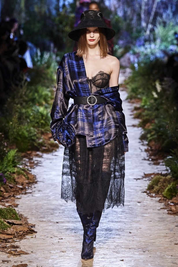 مجموعة "رالف أند روسو" Ralph & Russo لخريف وشتاء 2020 - 2021 