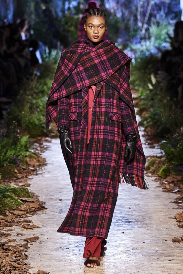 مجموعة "رالف أند روسو" Ralph & Russo لخريف وشتاء 2020 - 2021 