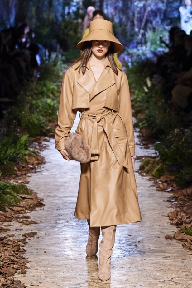 مجموعة "رالف أند روسو" Ralph & Russo لخريف وشتاء 2020 - 2021 