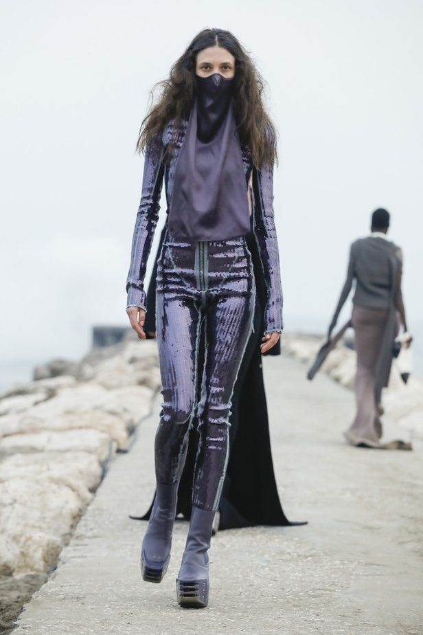 عرض ازياء مجموعة Rick Owens لخريف وشتاء 2021-2022
