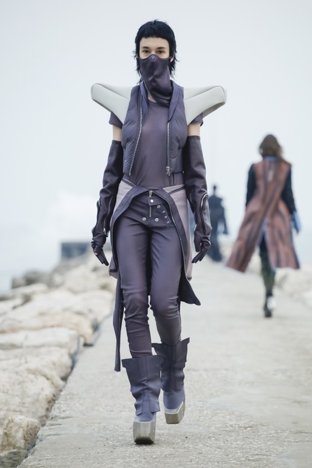 عرض ازياء مجموعة Rick Owens لخريف وشتاء 2021-2022