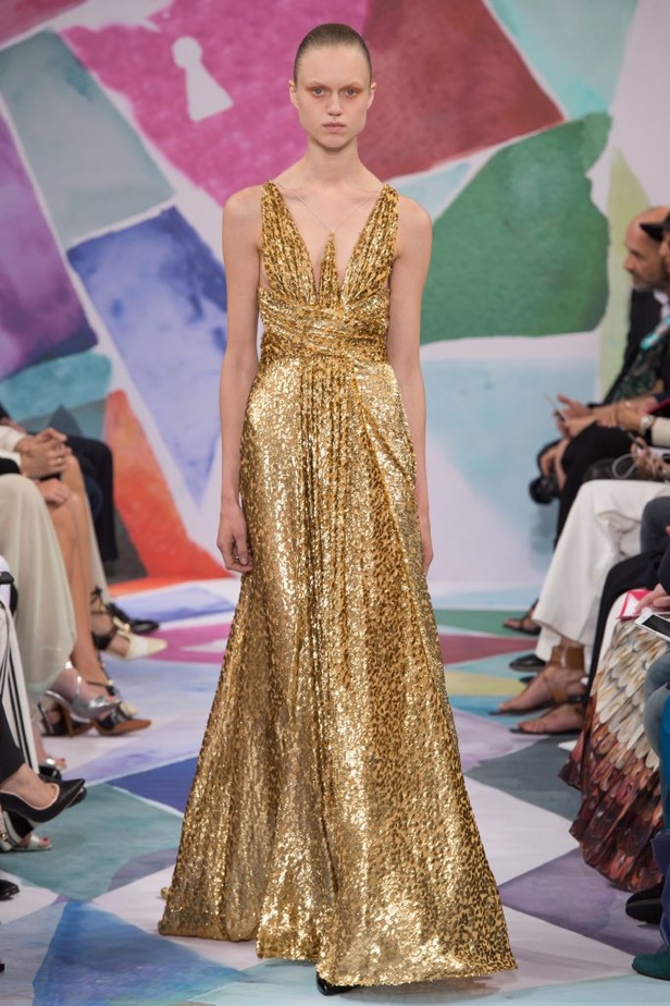 اجواء ساحرة في مجموعة دار ازياء Schiaparelli