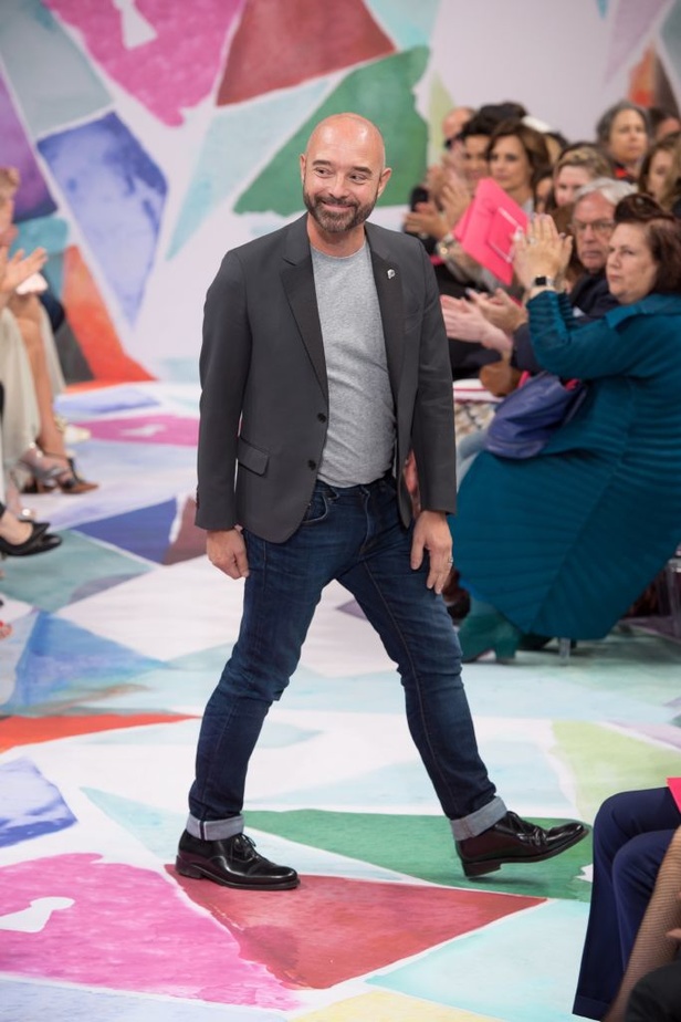 اجواء ساحرة في مجموعة دار ازياء Schiaparelli