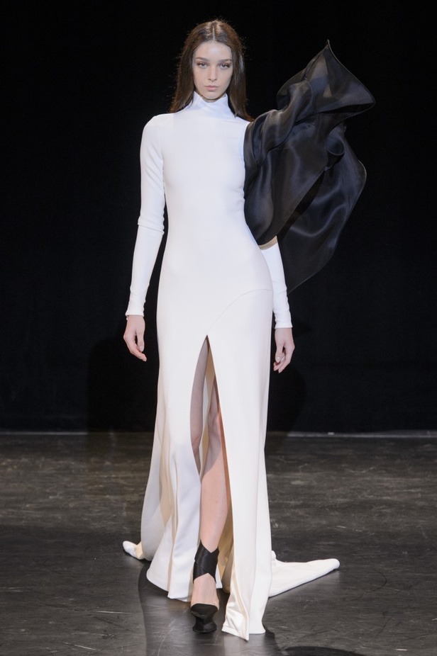 مجموعة Stephane Rolland  للألبسة الفاخرة في باريس