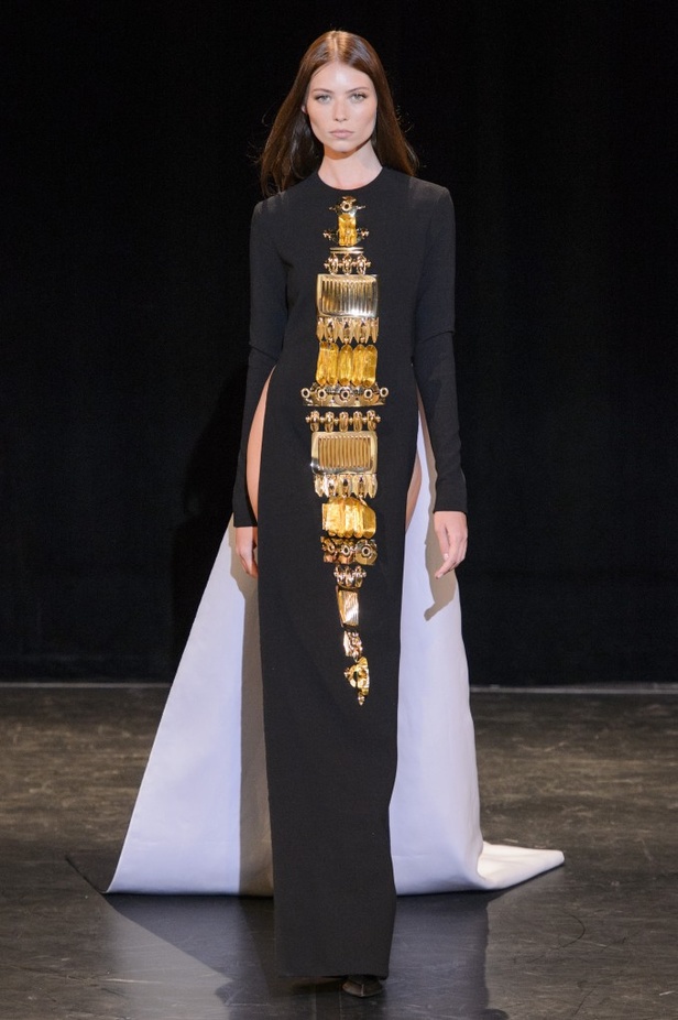 مجموعة Stephane Rolland  للألبسة الفاخرة في باريس