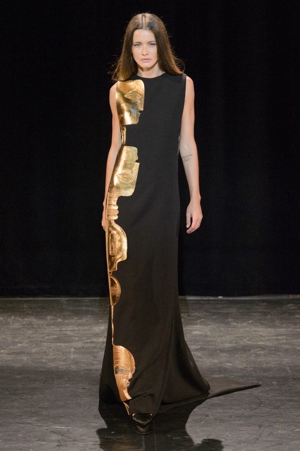 مجموعة Stephane Rolland  للألبسة الفاخرة في باريس