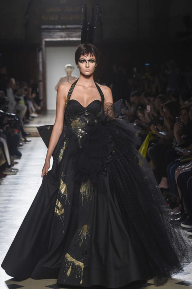 مجموعة جوليان فورنييه للهوت كوتور لموسم خريف وشتاء 2018