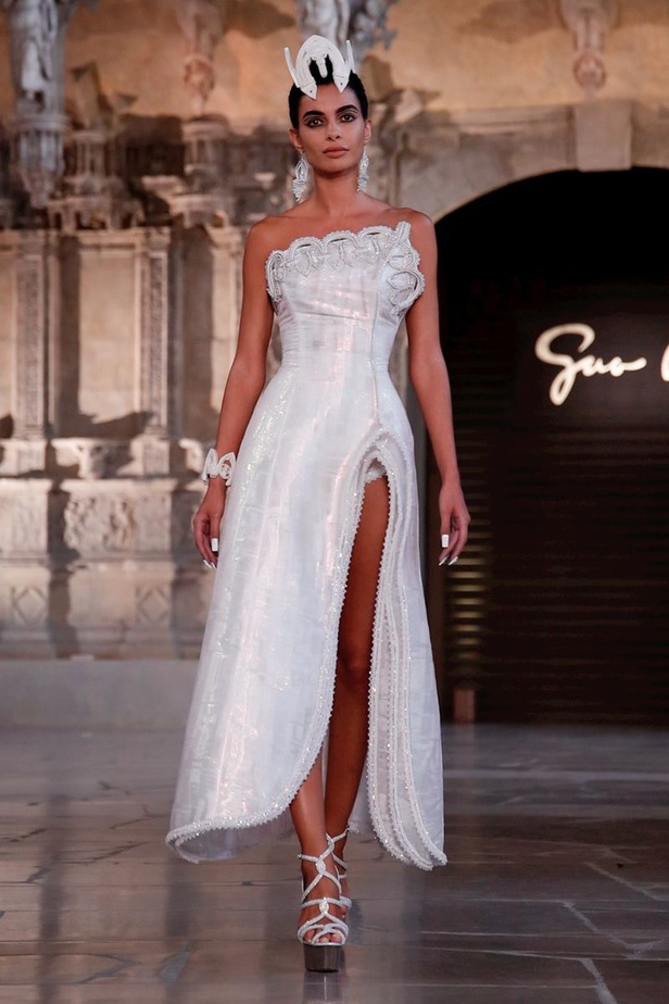 مجموعة Guo Pei للأزياء الفاخرة لخريف ٢٠١٨ !