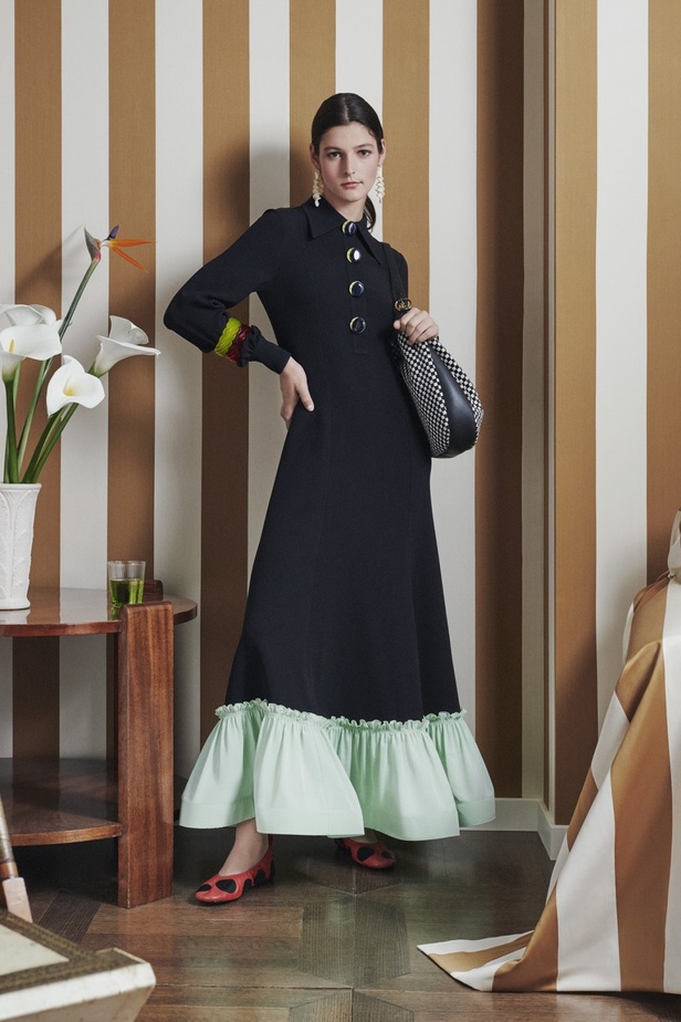 مجموعة Tory Burch ريزورت 2022 تلبي الاحتياجات لإطلالة عملية في كل يوم