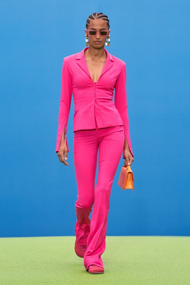 Jacquemus يعود إلى عروض الأزياء مع مجموعة لخريف 2021 